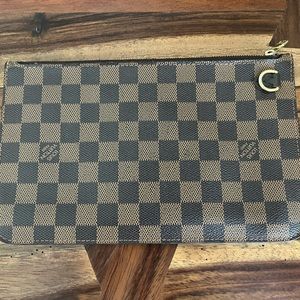 Louis Vuitton Neverfull Pochette Canvas Brown. In great condition